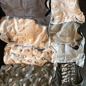 8 short sleeve onesies 0-3 months